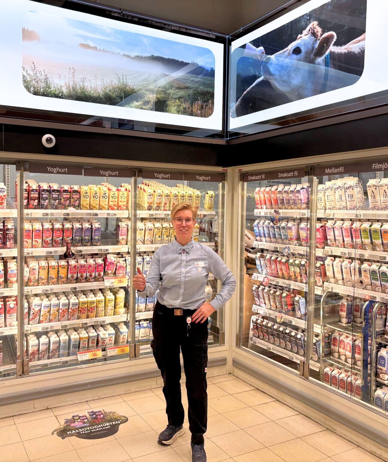 Paperflex skyltar som lyser bakom ICA handlaren Sara